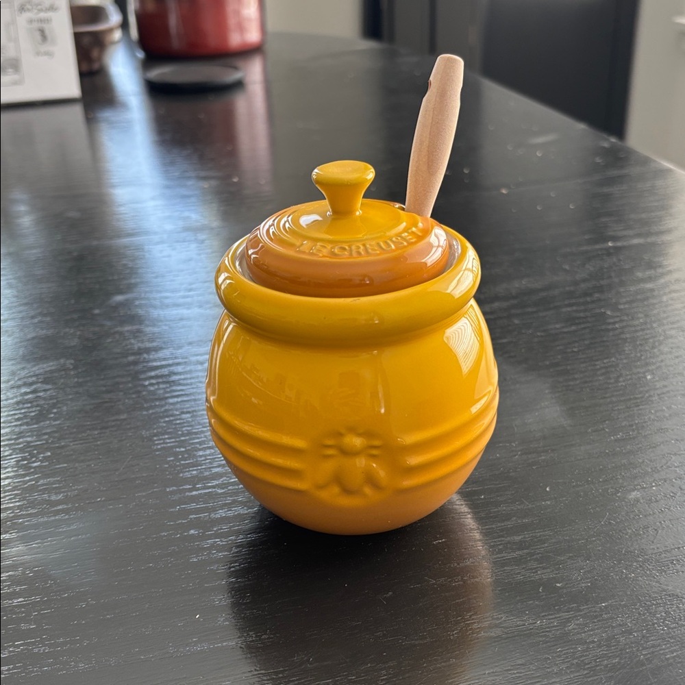 Le Creuset Honey Jar with Silicone Dipper